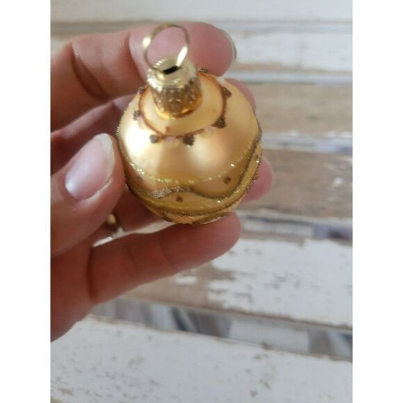 Gold sparkle fancy mini egg ornament access tree - Picture 6 of 7